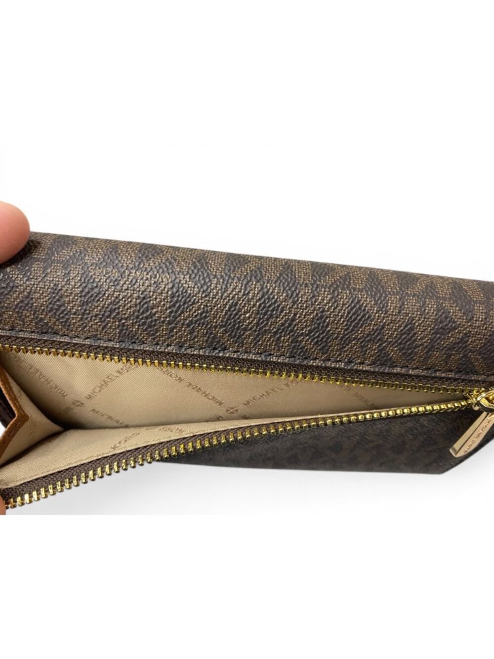 Michael Kors Travel Wallet Brown MK Signature PVC Zip Snap Clutch - Picture 11 of 11